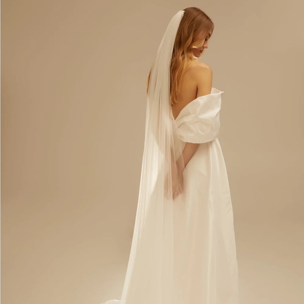 NEW - WEDDING CHOSEN BY KYHA CARLISLE VEIL - BEST OFFER